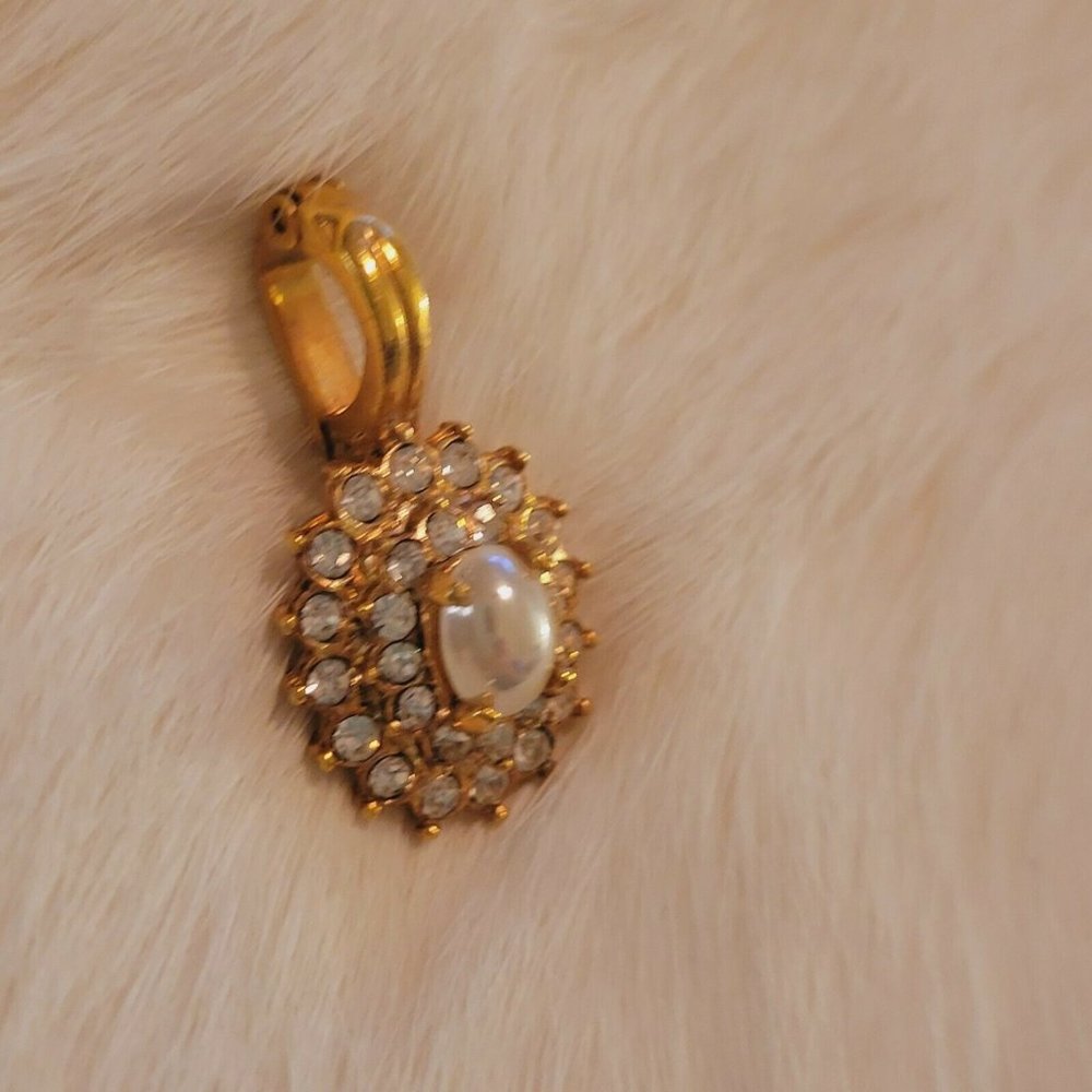 Vintage Roman Rhinestone Pendant Victorian Cabochon Gold Tone Signed 6292 - Picture 2 of 7
